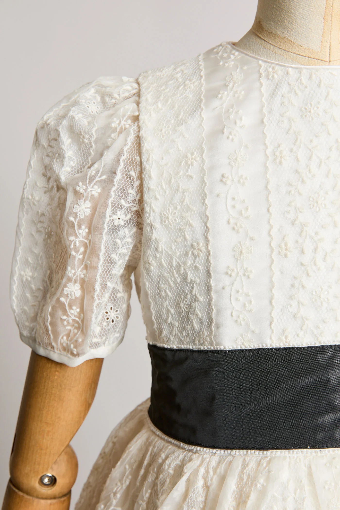 Lorna Lace Dress - Image 7