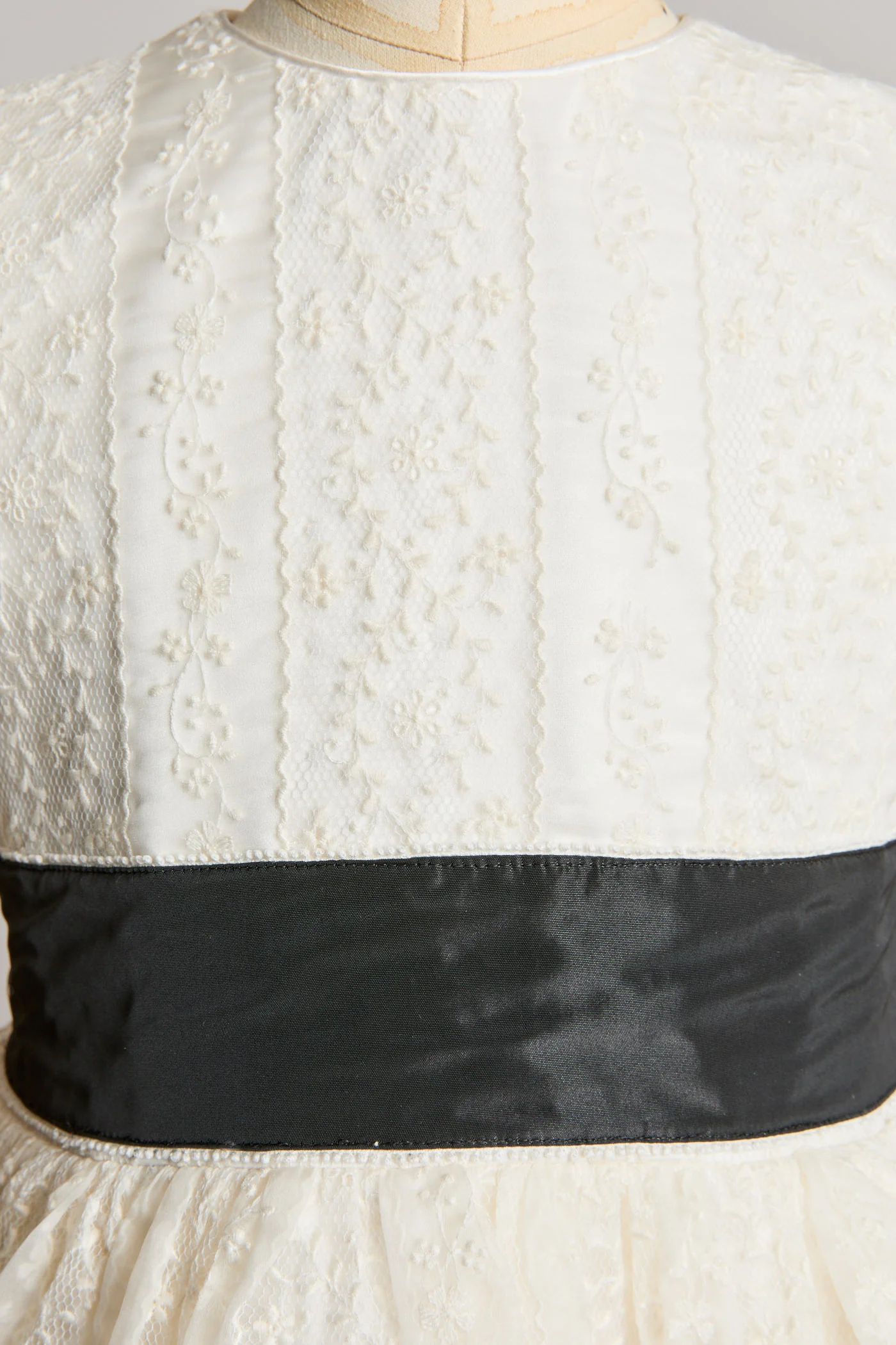 Lorna Lace Dress - Image 8