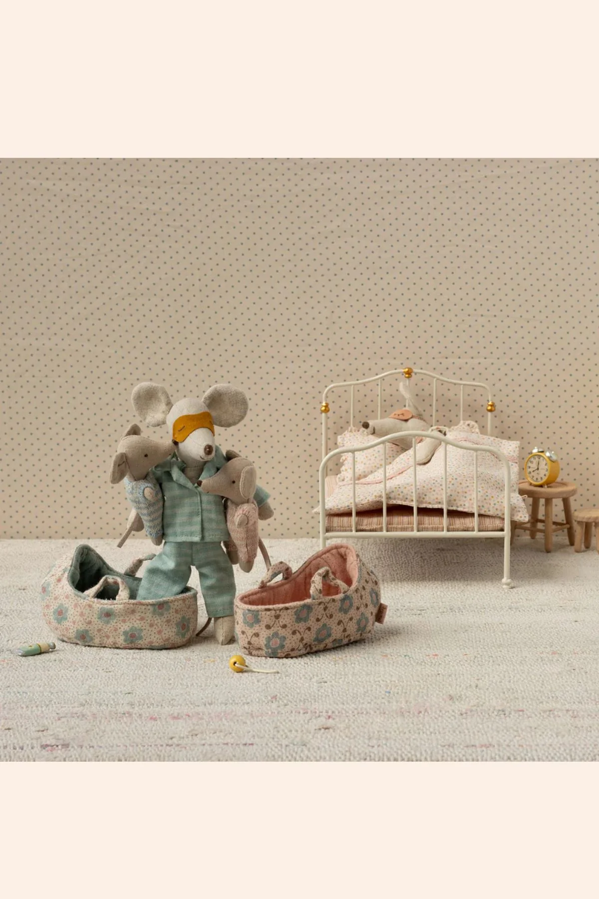 Maileg - Baby Mouse in Carry Cot - Rose - Image 4