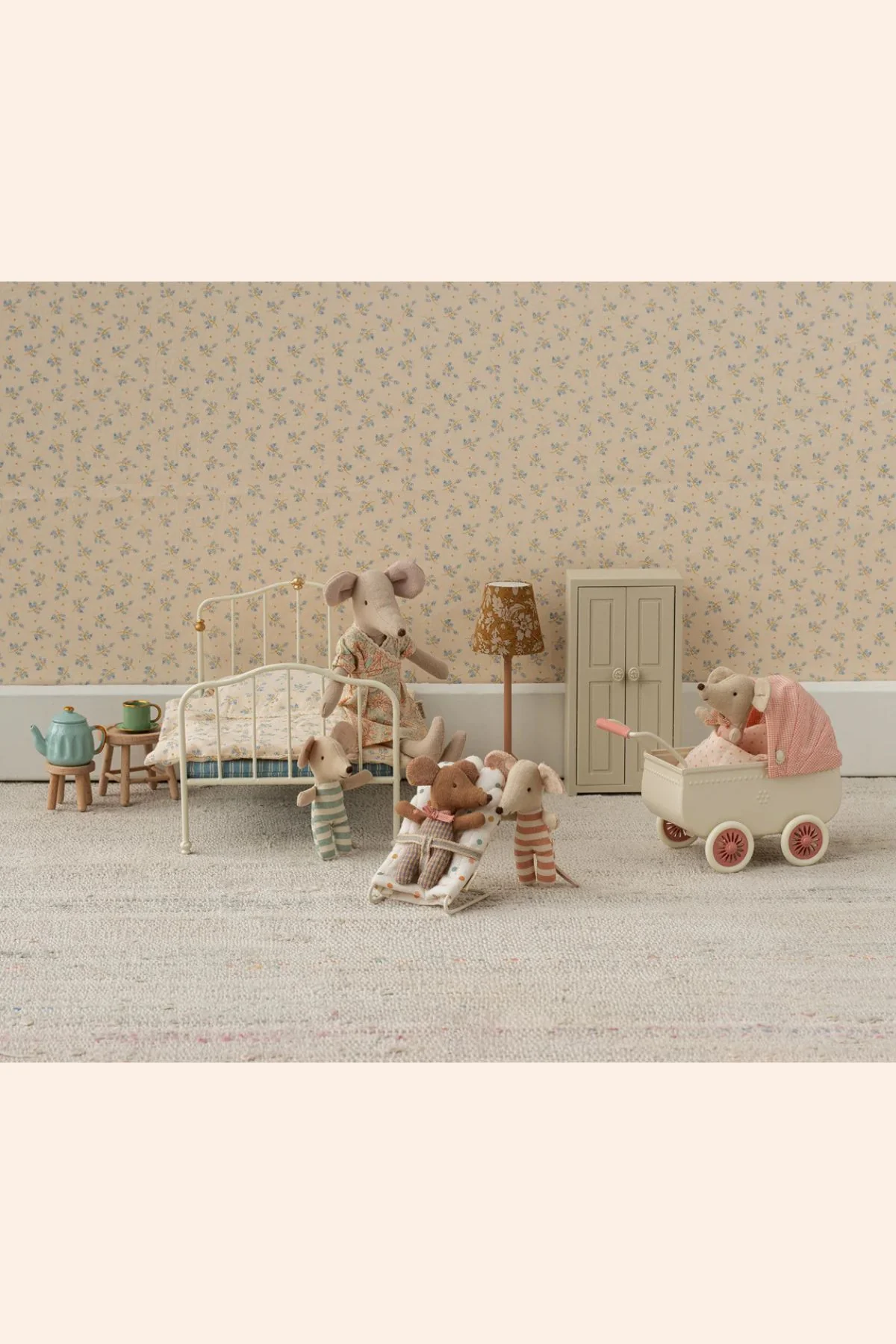 Maileg - Pram - Mouse - Coral - Image 2