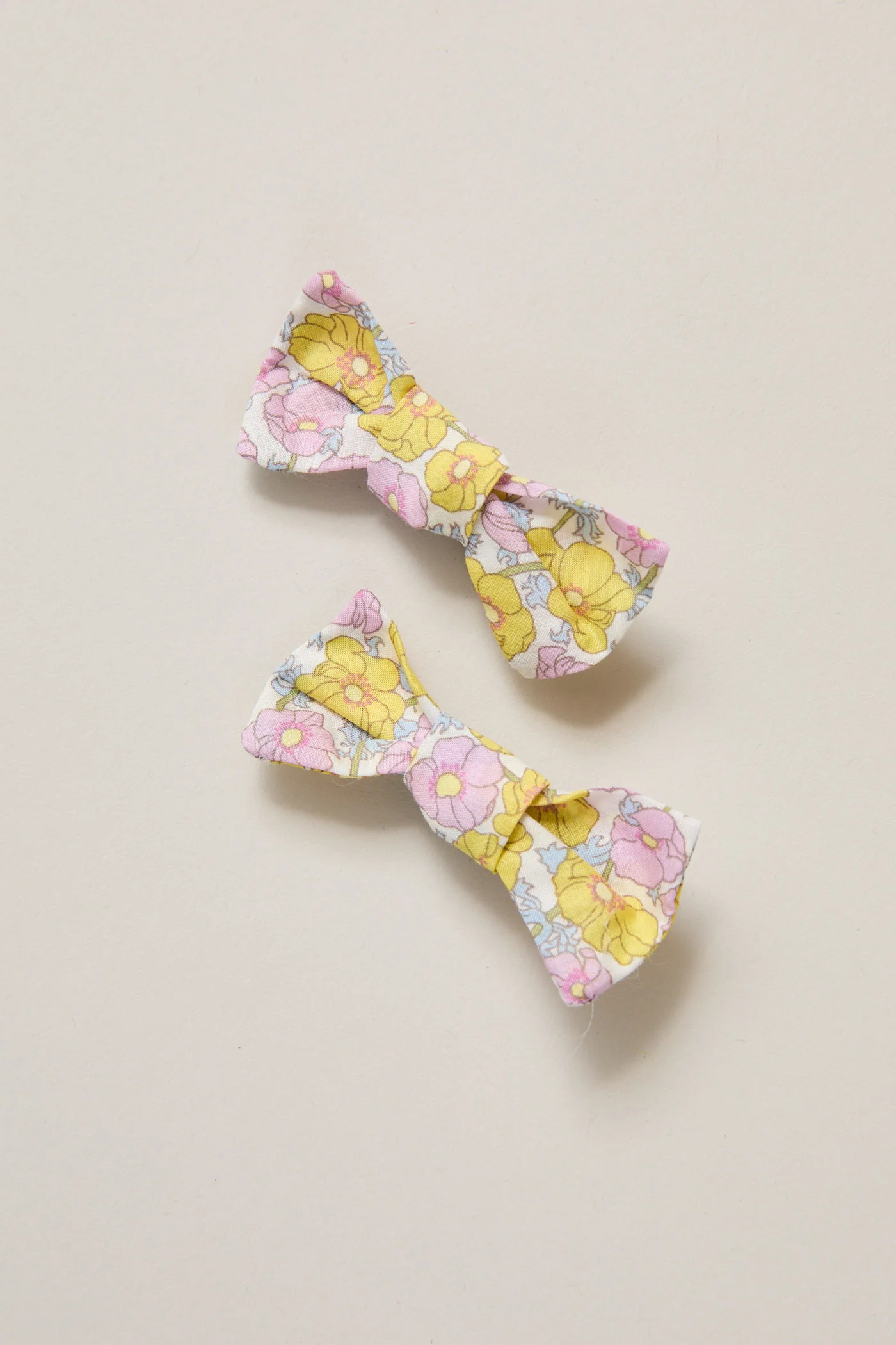 Multi - Coloured Hair clips - Image 4