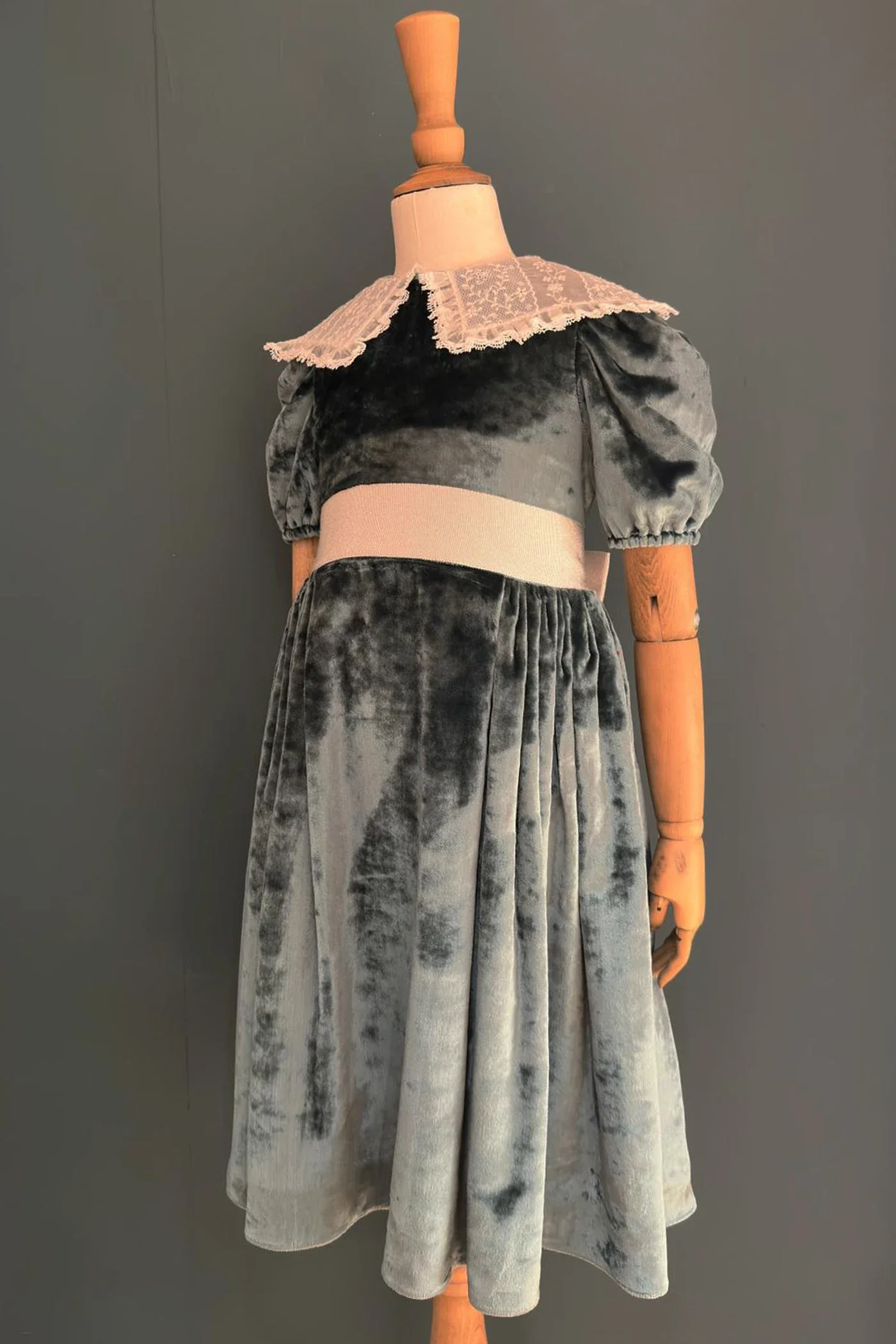 Ginger Queen Dress in Pine Green Crushed Velvet - Image 5