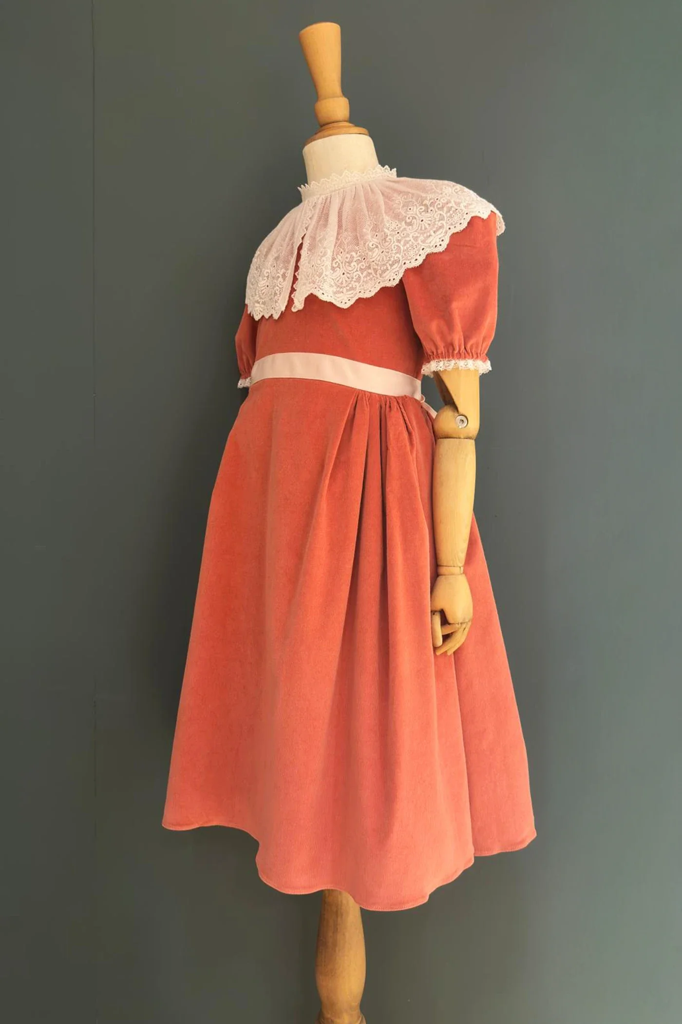 Queen Dress Pink Babycord with Victorian Lace Collar - Image 4