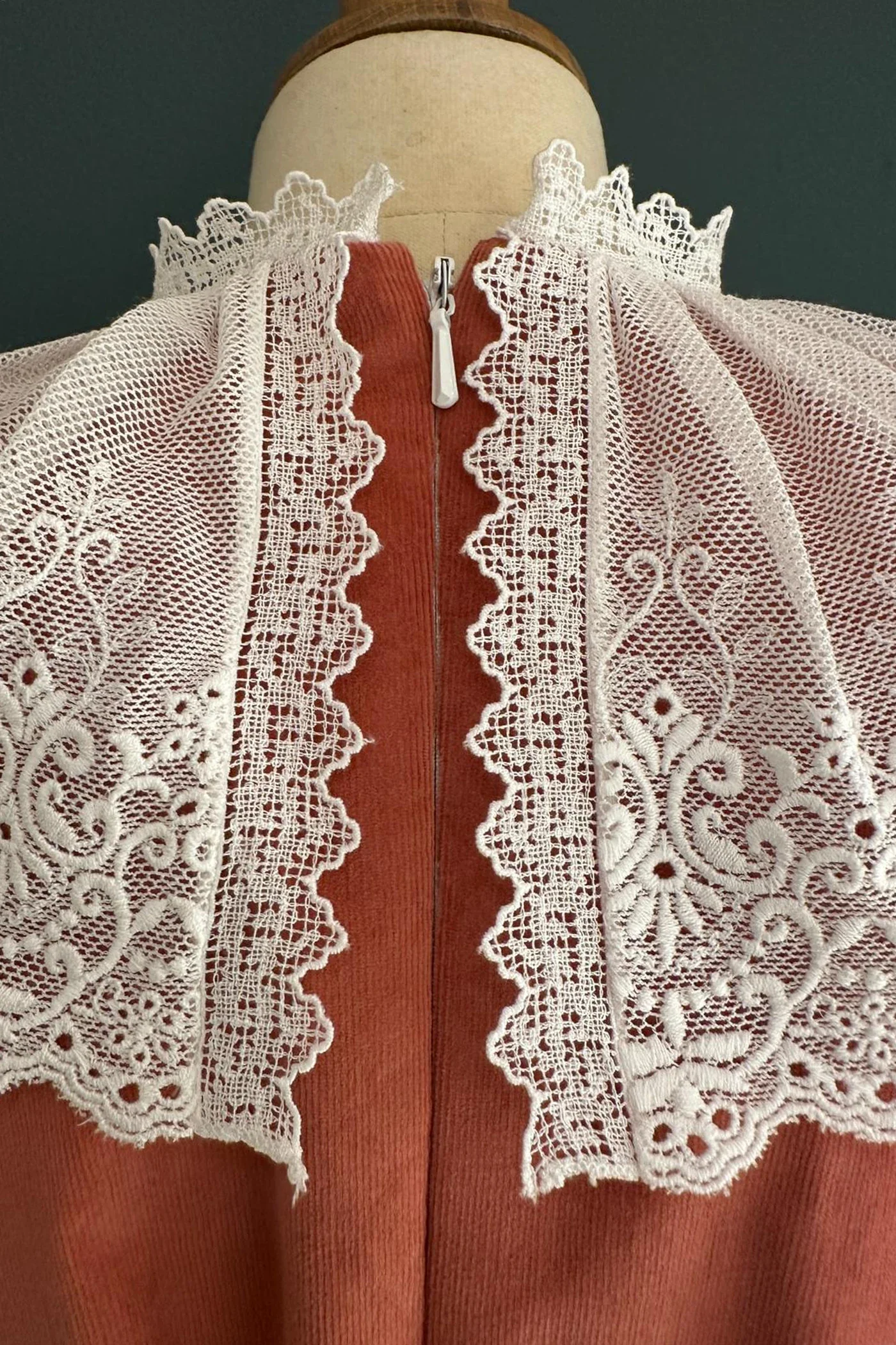 Queen Dress Pink Babycord with Victorian Lace Collar - Image 6